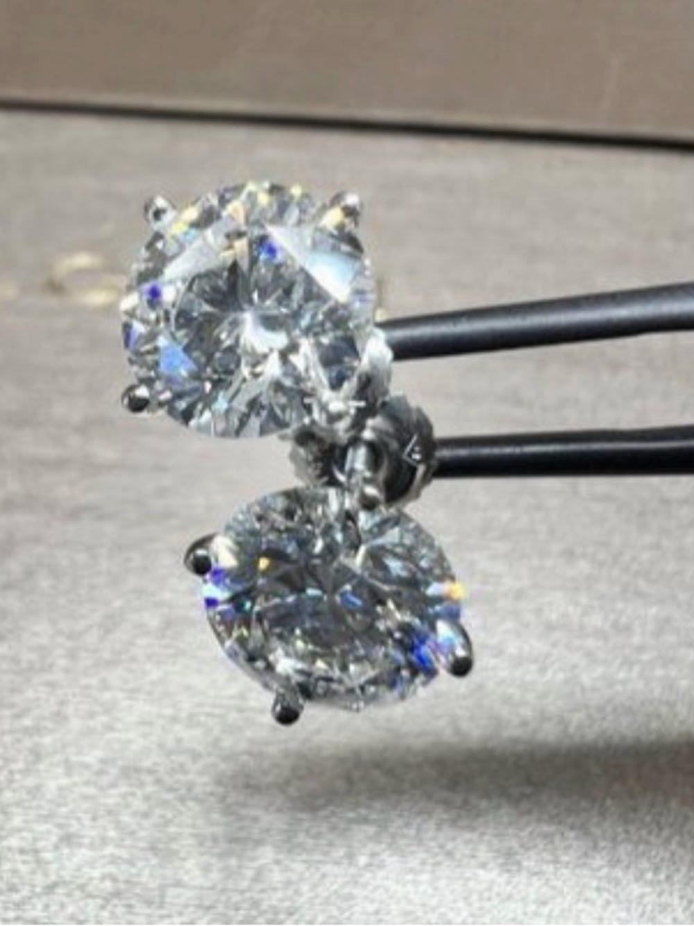 Women's Studs TW 4.06 cts Lab Grown Diamonds Round E VS1, 14k posts, IGI cert - Picture 3 of 5